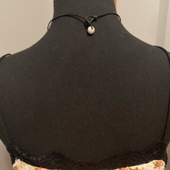 VSCO ensemble! Shorts, top and choker - Picture 5 of 10